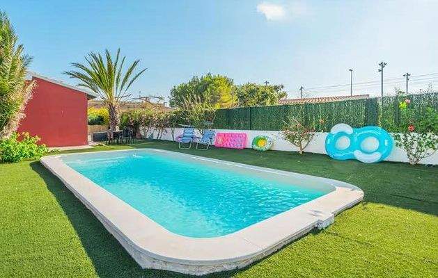 Villa mit Touristenlizenz in Meeresnähe zum Verkauf in Bahía Grande, Mallorca