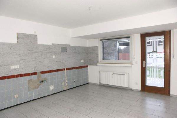 Küche mit Zugang Terrasse