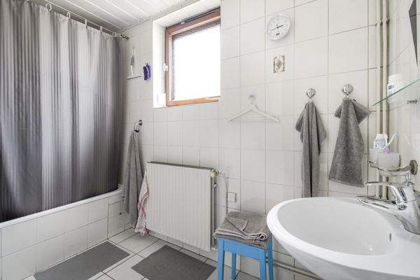 Badezimmer im Erdgeschoss