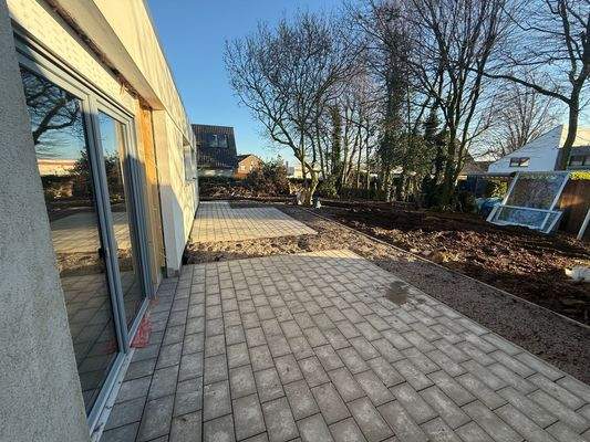 Terrasse mit Gartenblick