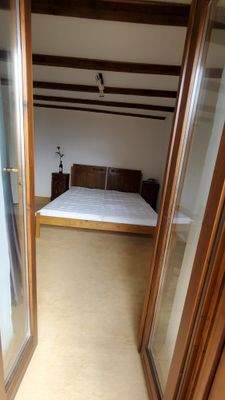 Schlafzimmer vom Balkon aus.jpg
