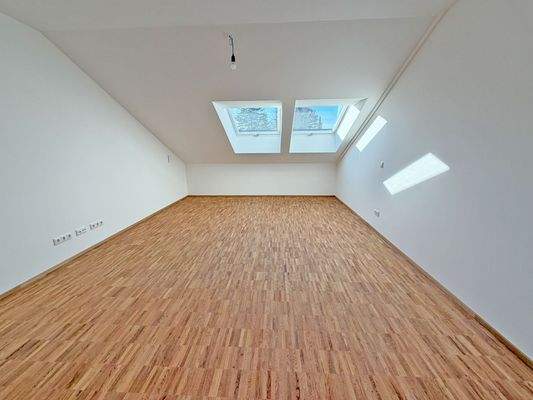 Großzügiges Schlafzimmer