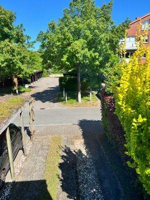 Stellplatz vor dem Haus.JPEG