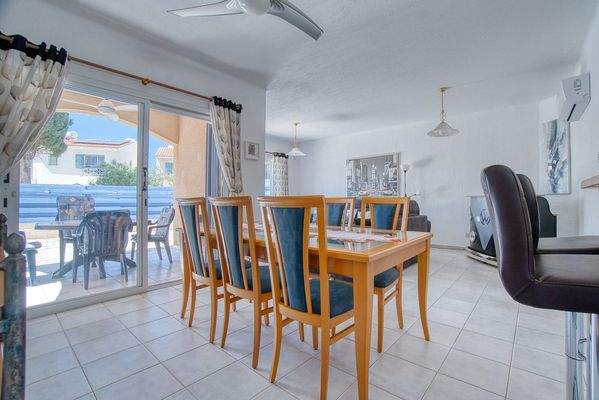 680766-detached-villa-for-sale-in-kato-paphos-univ