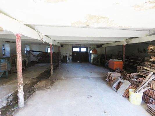 ehemaliger Stall mit Gewölbe 