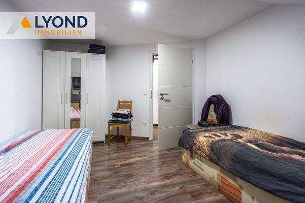 Schlafzimmer (WE Links)