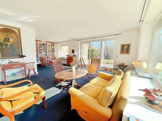 geräumiges Wohn- & Esszimmer