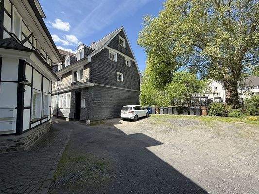  Rückseite mit Stellplatz