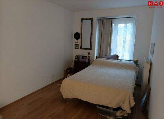 Schlafzimmer (dezent mit KI bearbeitet)