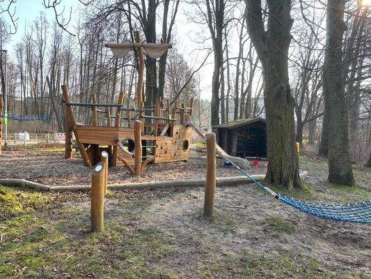  Spielplatz Bootsanlegestelle