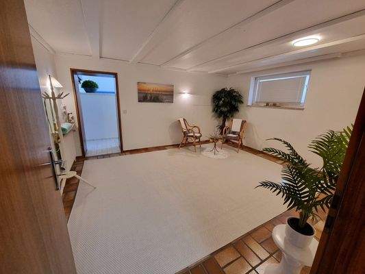 EG-Vorraum zur Schwimmhalle