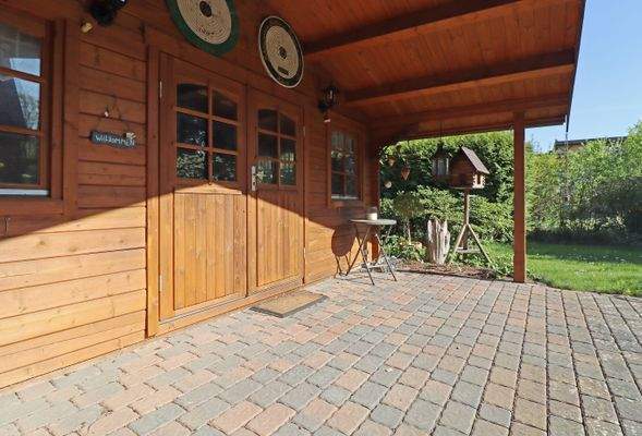 Holzhäuschen/Gartenlaube