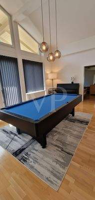 Billiardtisch im Hobbyraum
