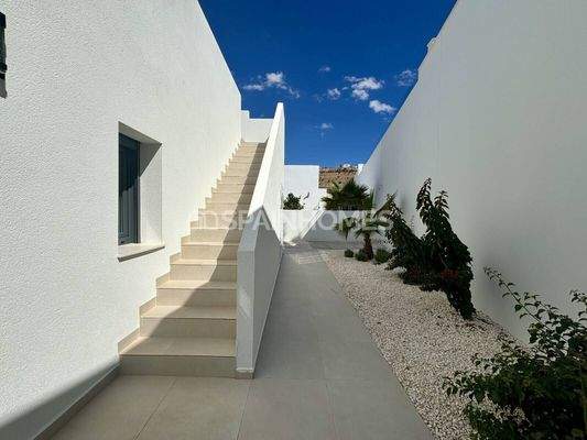 3-Bedroom Villas with Pool in Alicante Benijofar
