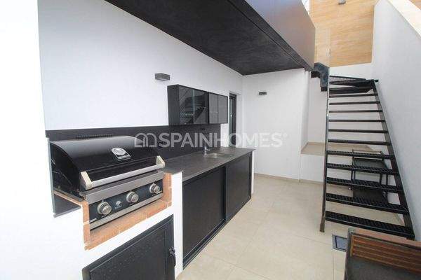 Luxury Apartment with Communal Pool & Sea Views in Orihuela