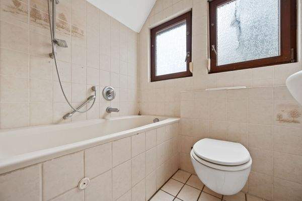 2. OG | Bad mit Wanne