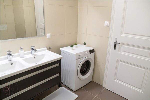 Image Oct 10, 2025, 01_02_56 AM