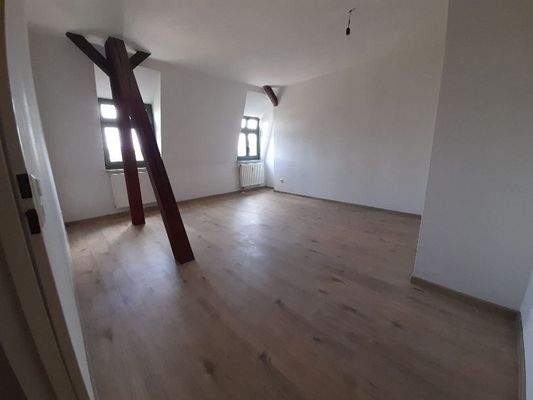 Wohn- und Schlafzimmer