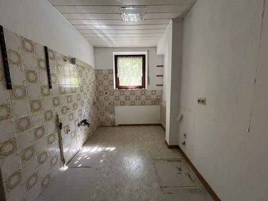 Haus-Gießen-Marburger-Straße-30-50120-001-WE01-Küc