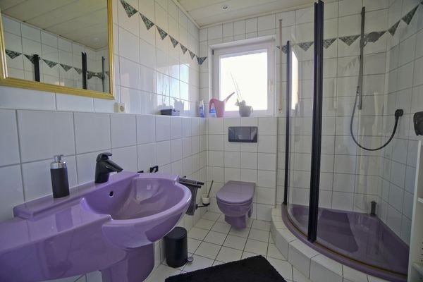 Badezimmer Erdgeschoss Wohnung 1