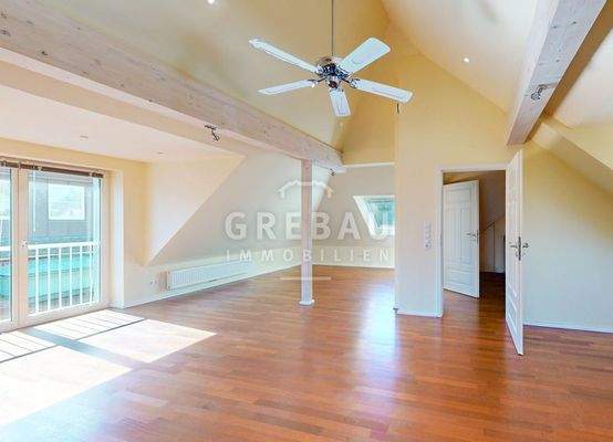 Studio-Zimmer im Spitzboden, teilbar