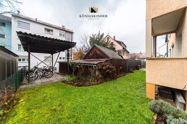 Fahrradstellplatz und Garten hinter dem Haus