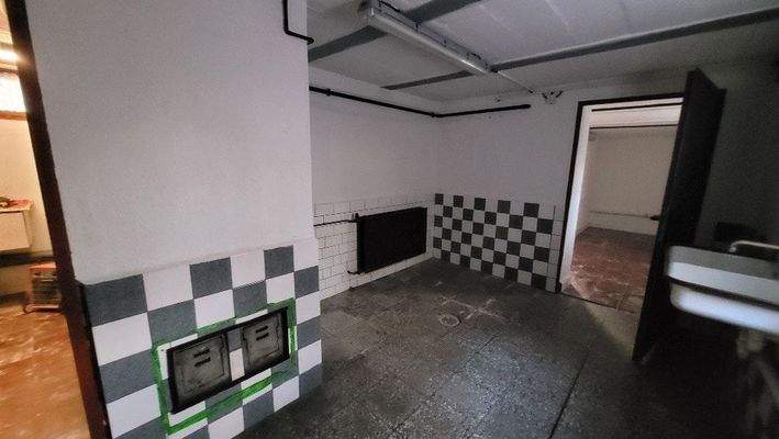 Keller / Schornstein mit 2 Zügen