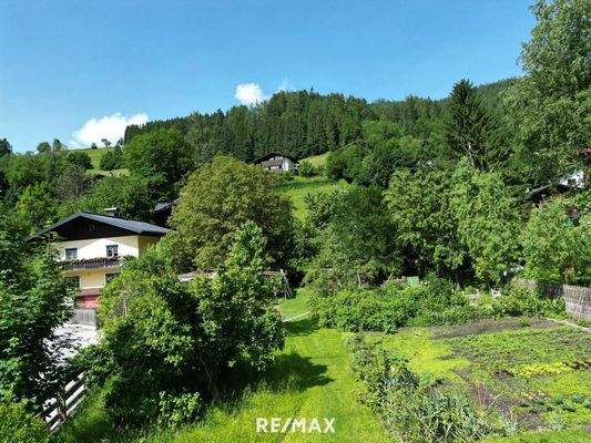 Grundstück Bauvorhaben hinten