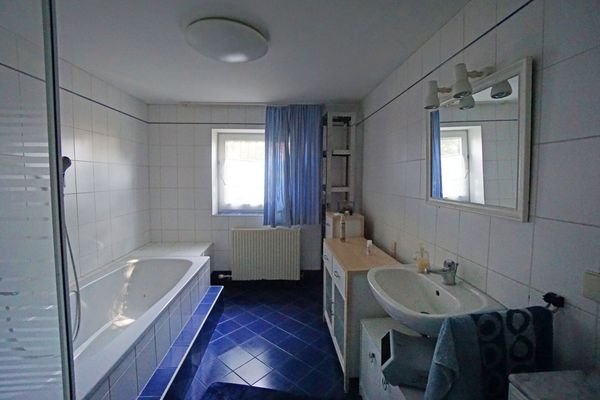 Badezimmer im Kellergeschoß