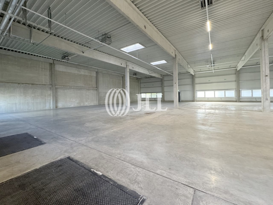 Innenansicht Halle - JLL