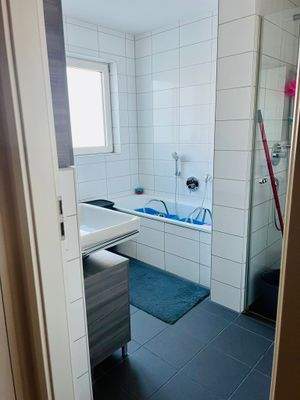 Modernes Badezimmer
