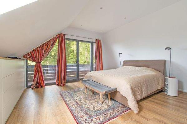 Elternschlafzimmer: Ruhiges Refugium mit großzügig