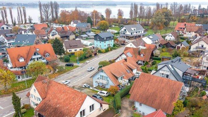 Luftaufnahme mit See