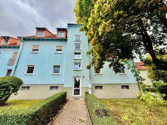 Mehrfamilienhaus mit Garten