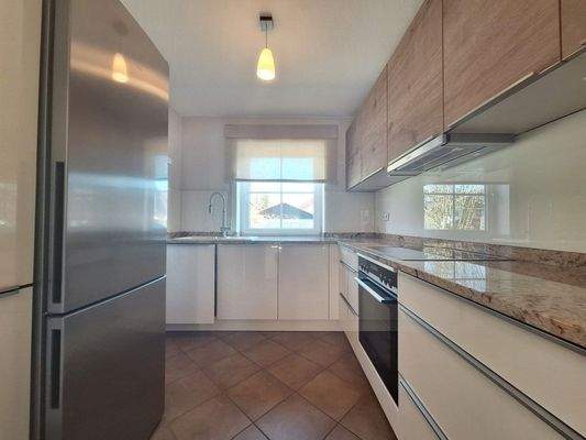 Küche mit moderner EBK