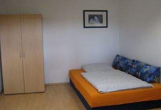 1. bequemes Bett im Zimmer.JPG