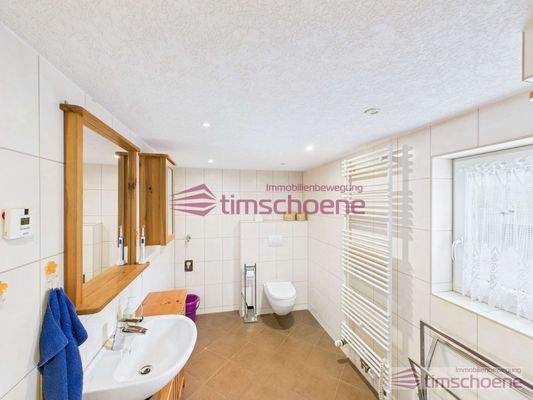 Badezimmer im Untergeschoss