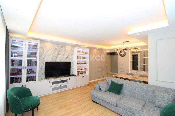 Key-Ready Duplex Apartment in a Complex in Maltepe