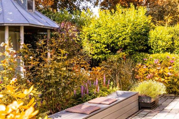 Gartenidylle mit Pavillon