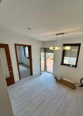 Esszimmer mit Zugang Terrasse