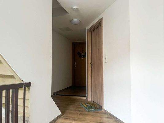 Wohnungseingänge-DG