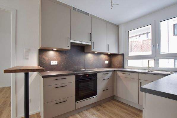 Moderne, hochwertige Einbauküche