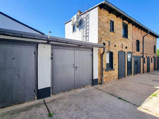 Garagen I Nebengebäude