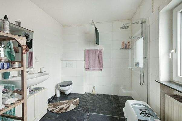 Badezimmer Wohnung EG