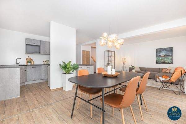  Wohn- und Essbereich