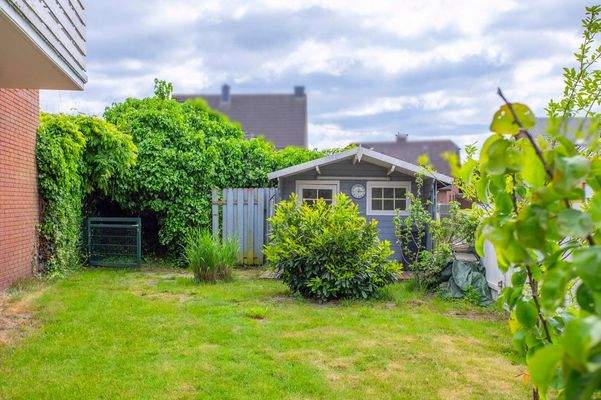 Garten mit Gartenhaus