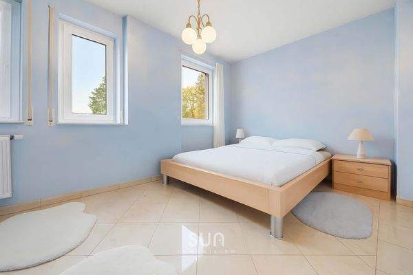 LICHTDURCHFUTETES KINDERZIMMER