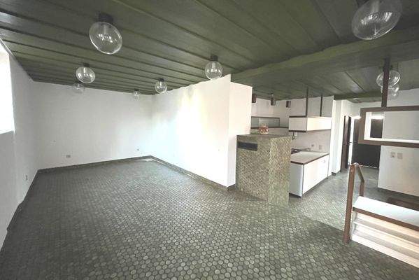 EG linker Eingang Zimmer