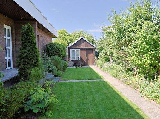 Einliegerwohnung: Zugang und Garten