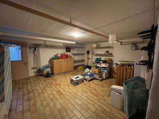 Kellerraum 1 mit Gartenzugang